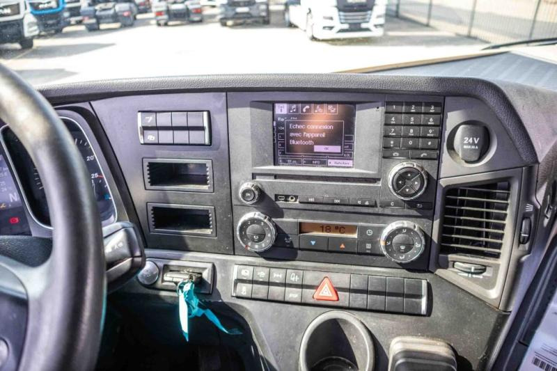 Влекач Mercedes ACTROS 1848 LS: снимка 8