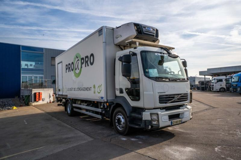 Volvo FL 240(16t)+CARRIER SUPRA 750+DHOLLANDIA 2T. - Рефрижератор камион: снимка 2 Volvo FL 240(16t)+CARRIER SUPRA 750+DHOLLANDIA 2T. - Рефрижератор камион: снимка 2