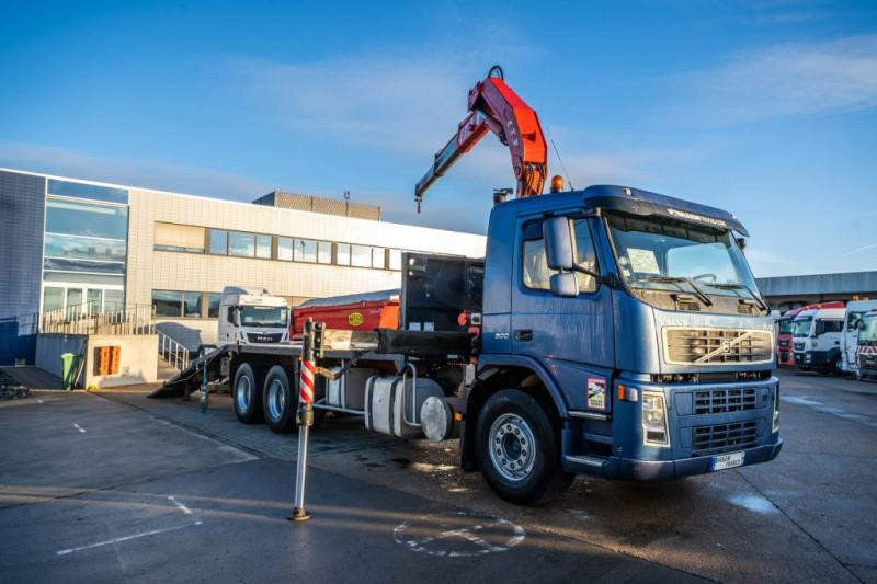Volvo FM 300-6x2+FASSI 19t/m + 2EXT - Камион пътна помощ: снимка 2 Volvo FM 300-6x2+FASSI 19t/m + 2EXT - Камион пътна помощ: снимка 2