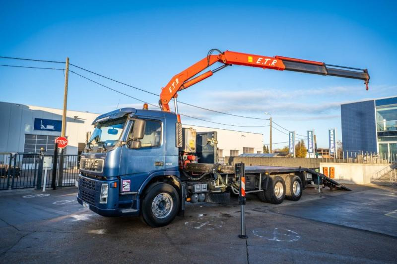 Volvo FM 300-6x2+FASSI 19t/m + 2EXT - Камион пътна помощ: снимка 1 Volvo FM 300-6x2+FASSI 19t/m + 2EXT - Камион пътна помощ: снимка 1