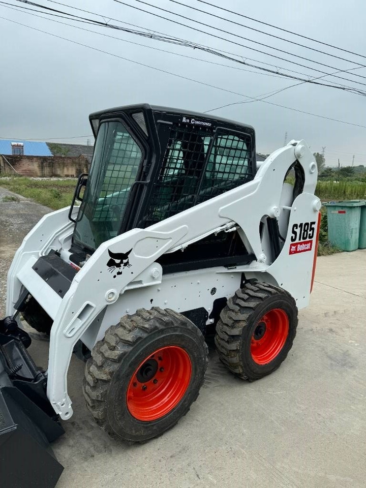 Bobcat S 185 - Верижен багер: снимка 3 Bobcat S 185 - Верижен багер: снимка 3