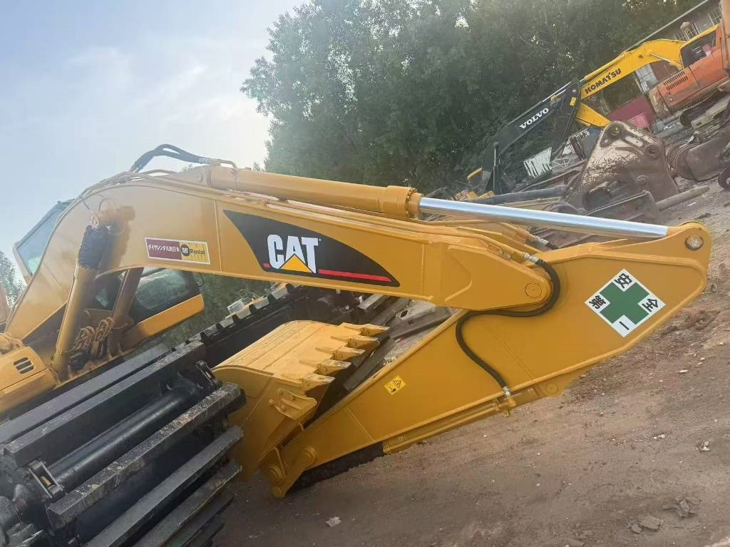 CAT 320 C - Верижен багер: снимка 5 CAT 320 C - Верижен багер: снимка 5