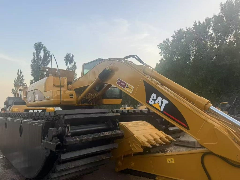 CAT 320 C - Верижен багер: снимка 3 CAT 320 C - Верижен багер: снимка 3