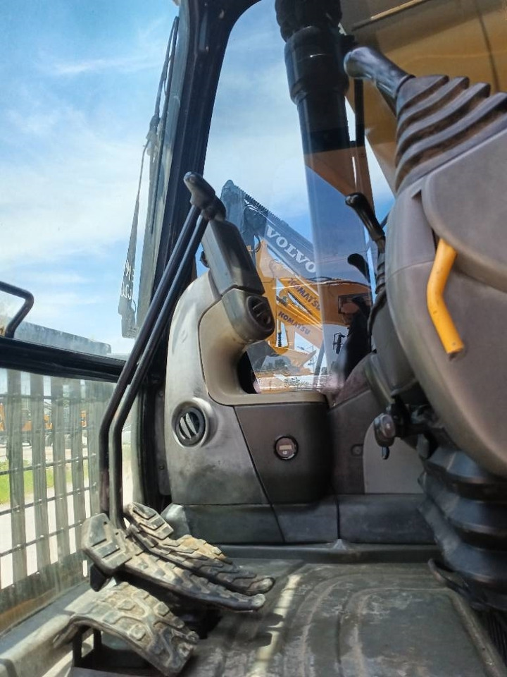 CAT 320 D2 - Верижен багер: снимка 5 CAT 320 D2 - Верижен багер: снимка 5