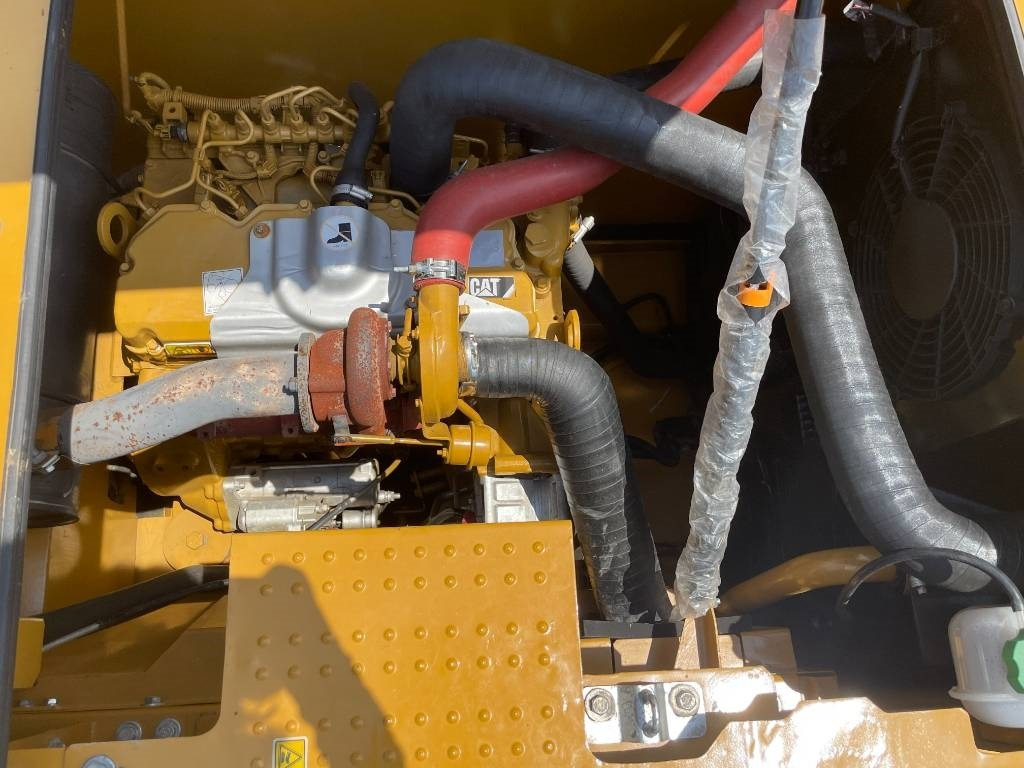 CAT 320 GC - Верижен багер: снимка 4 CAT 320 GC - Верижен багер: снимка 4