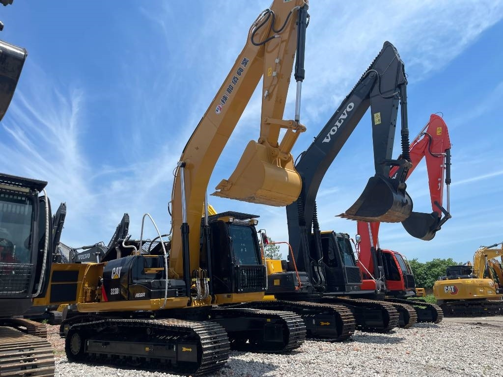 CAT 323D2 - Верижен багер: снимка 5 CAT 323D2 - Верижен багер: снимка 5