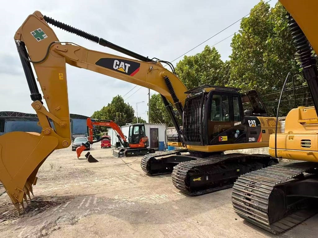 CAT 324 - Верижен багер: снимка 2 CAT 324 - Верижен багер: снимка 2