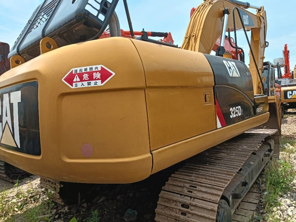 CAT 325 D - Верижен багер: снимка 3 CAT 325 D - Верижен багер: снимка 3