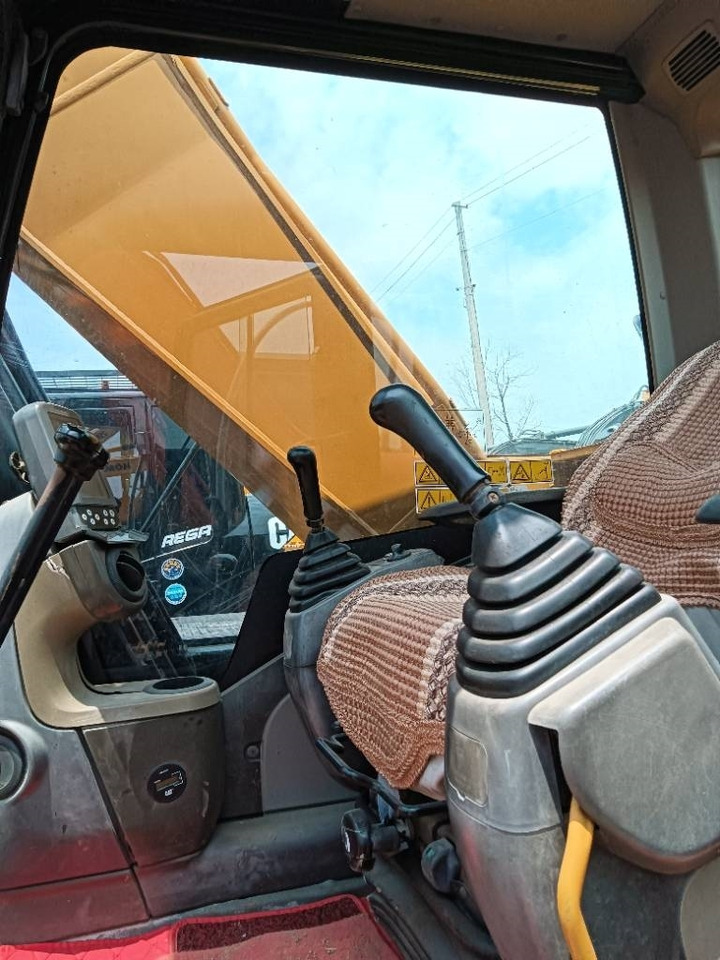 CAT 325 D - Верижен багер: снимка 2 CAT 325 D - Верижен багер: снимка 2