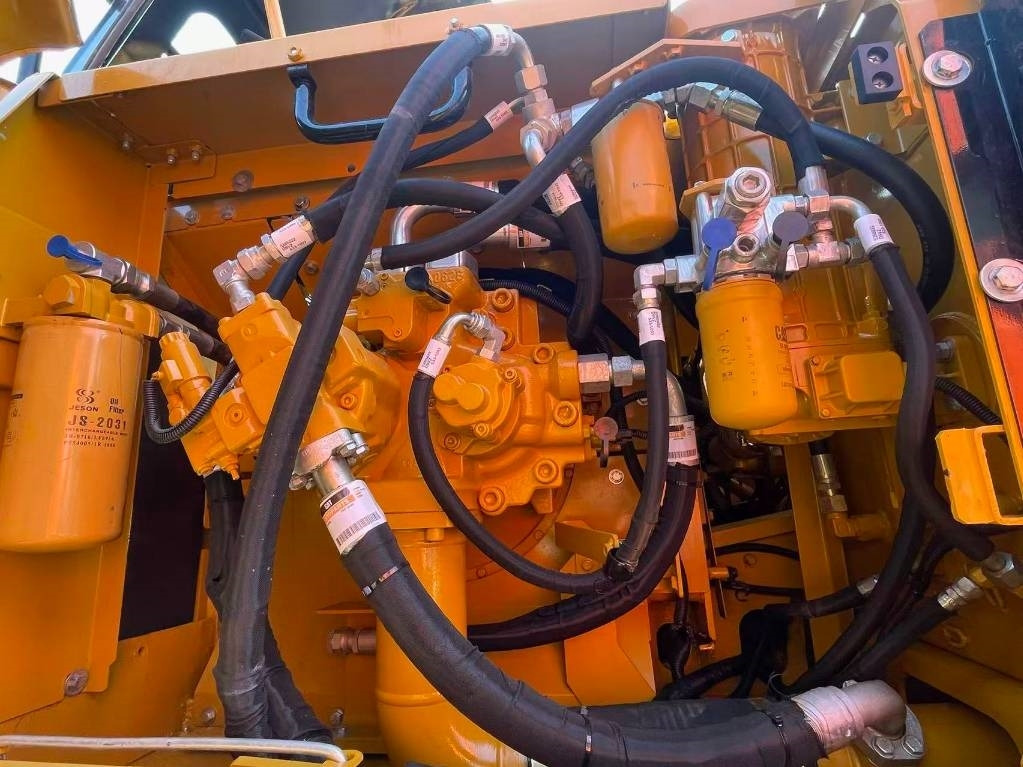 CAT 330D2 - Верижен багер: снимка 5 CAT 330D2 - Верижен багер: снимка 5