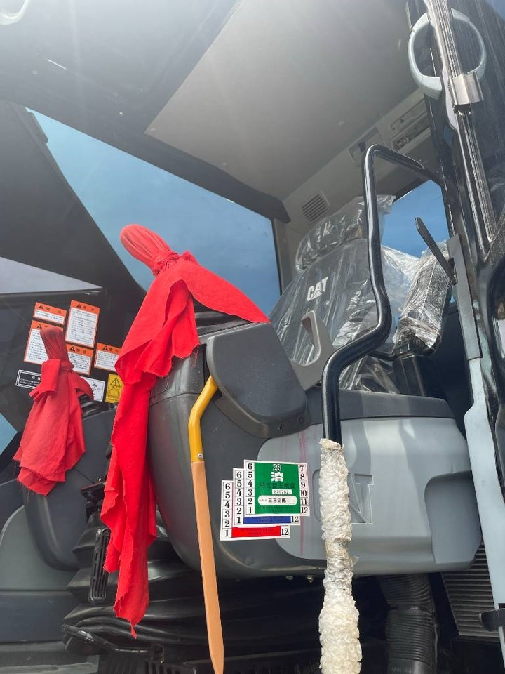 CAT 330D2 - Верижен багер: снимка 4 CAT 330D2 - Верижен багер: снимка 4