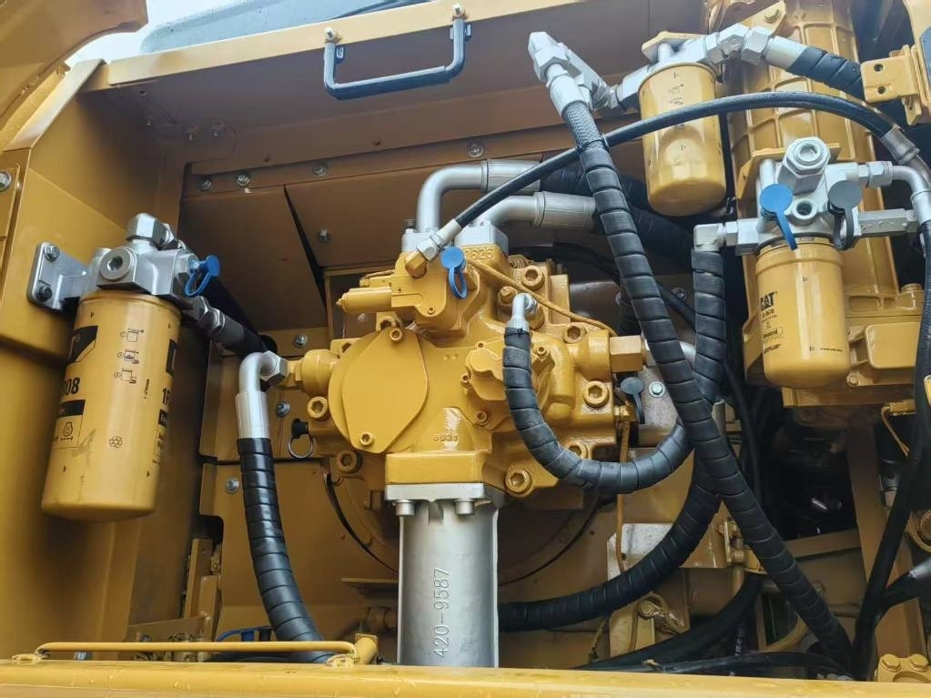 CAT 340 - Верижен багер: снимка 4 CAT 340 - Верижен багер: снимка 4