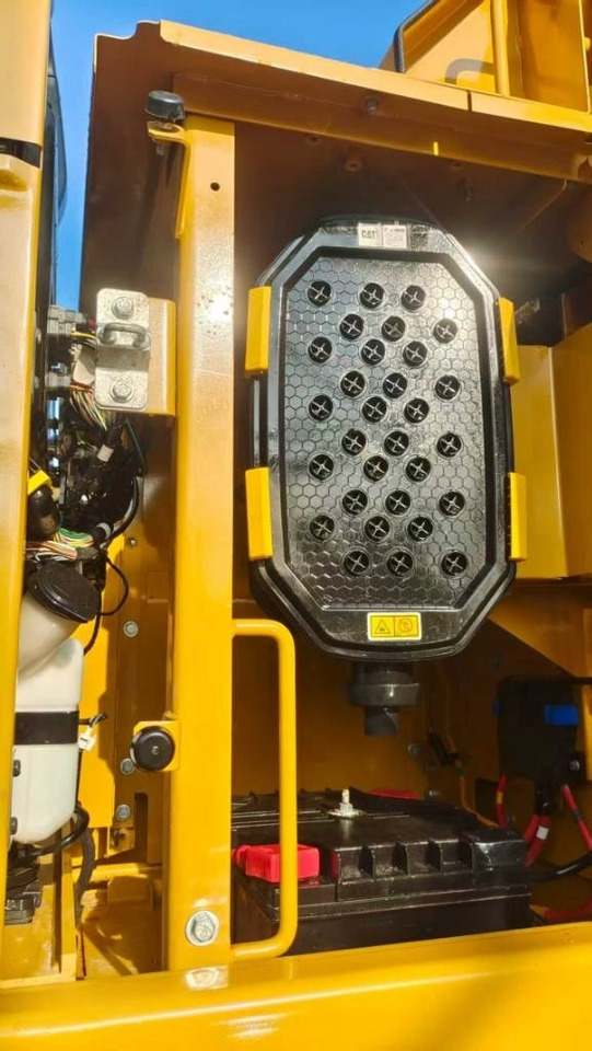 CAT 345GC - Верижен багер: снимка 2 CAT 345GC - Верижен багер: снимка 2