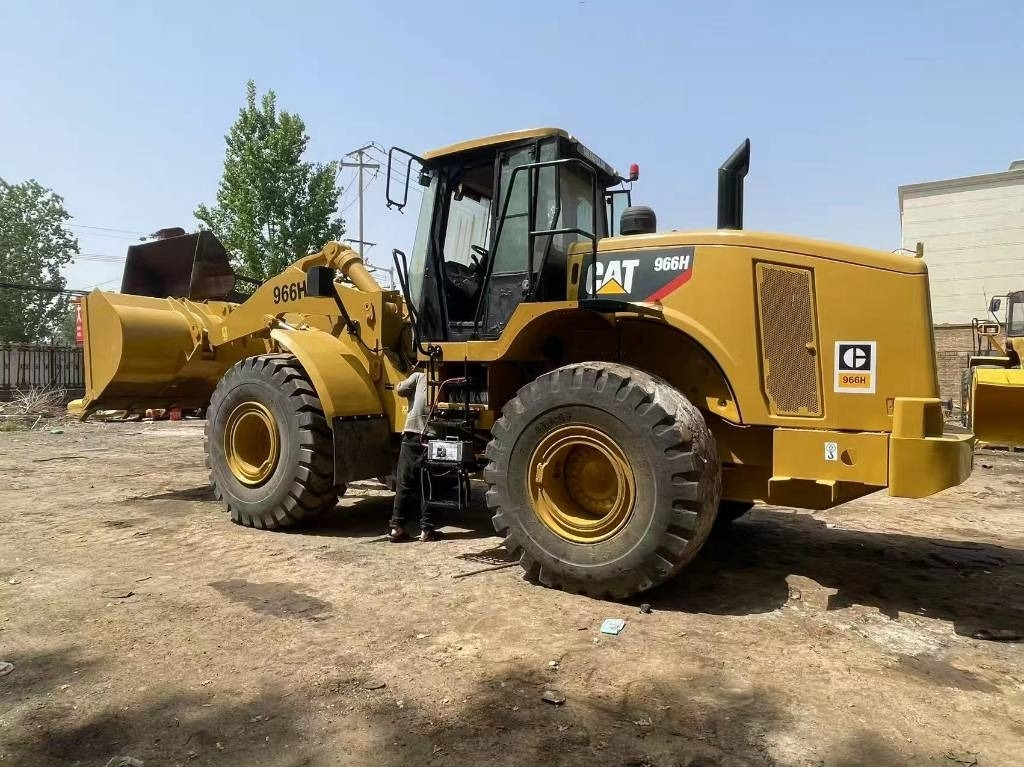 CAT 966 - Колесен багер: снимка 5 CAT 966 - Колесен багер: снимка 5