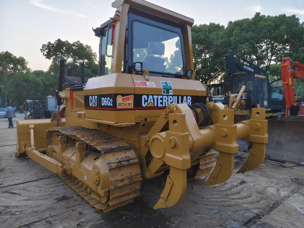 CAT D6G2 - Верижен багер: снимка 4 CAT D6G2 - Верижен багер: снимка 4