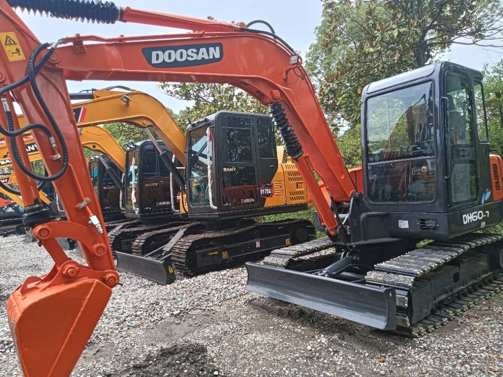 Doosan DH 60-7 - Верижен багер: снимка 2 Doosan DH 60-7 - Верижен багер: снимка 2