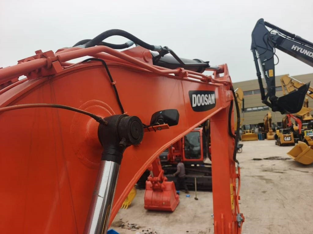 Doosan DX 140 - Верижен багер: снимка 2 Doosan DX 140 - Верижен багер: снимка 2