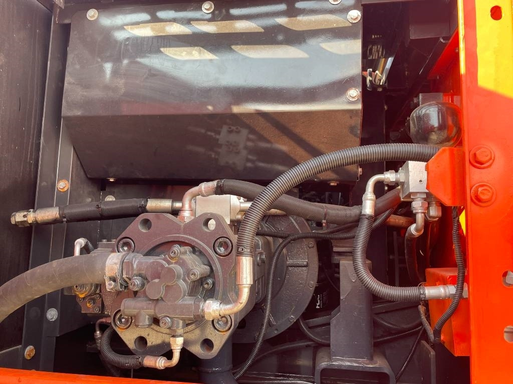 Верижен багер Doosan DX 225 LCA: снимка 6