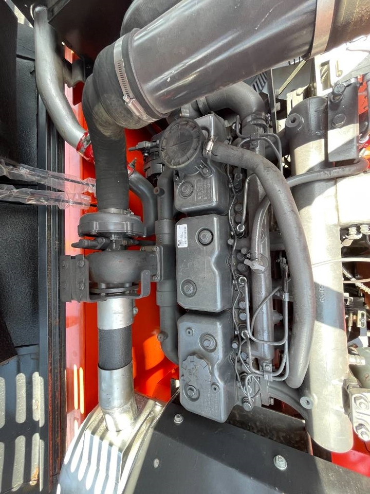 Doosan DX 300 - Верижен багер: снимка 5 Doosan DX 300 - Верижен багер: снимка 5
