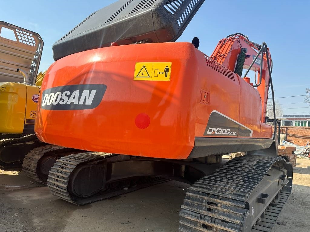 Doosan DX 300 - Верижен багер: снимка 4 Doosan DX 300 - Верижен багер: снимка 4
