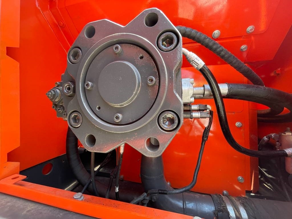 Doosan DX 300 - Верижен багер: снимка 5 Doosan DX 300 - Верижен багер: снимка 5
