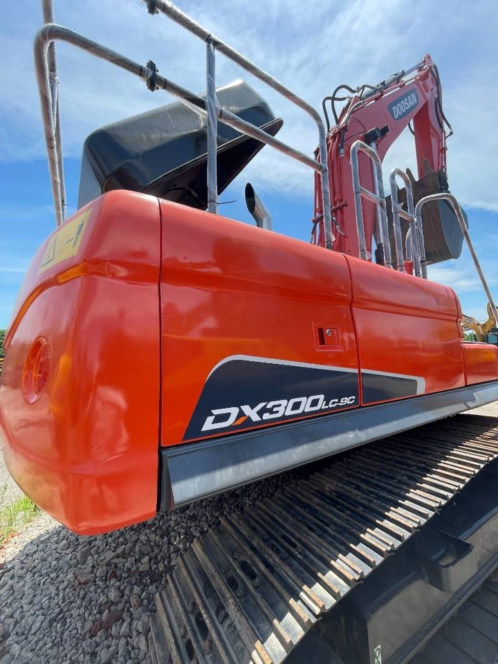 Doosan DX 300 - Верижен багер: снимка 3 Doosan DX 300 - Верижен багер: снимка 3