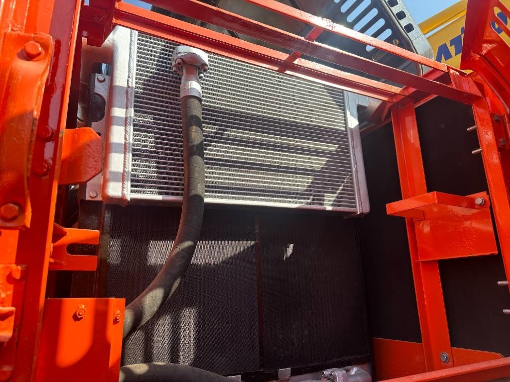 Doosan DX 300 - Верижен багер: снимка 5 Doosan DX 300 - Верижен багер: снимка 5