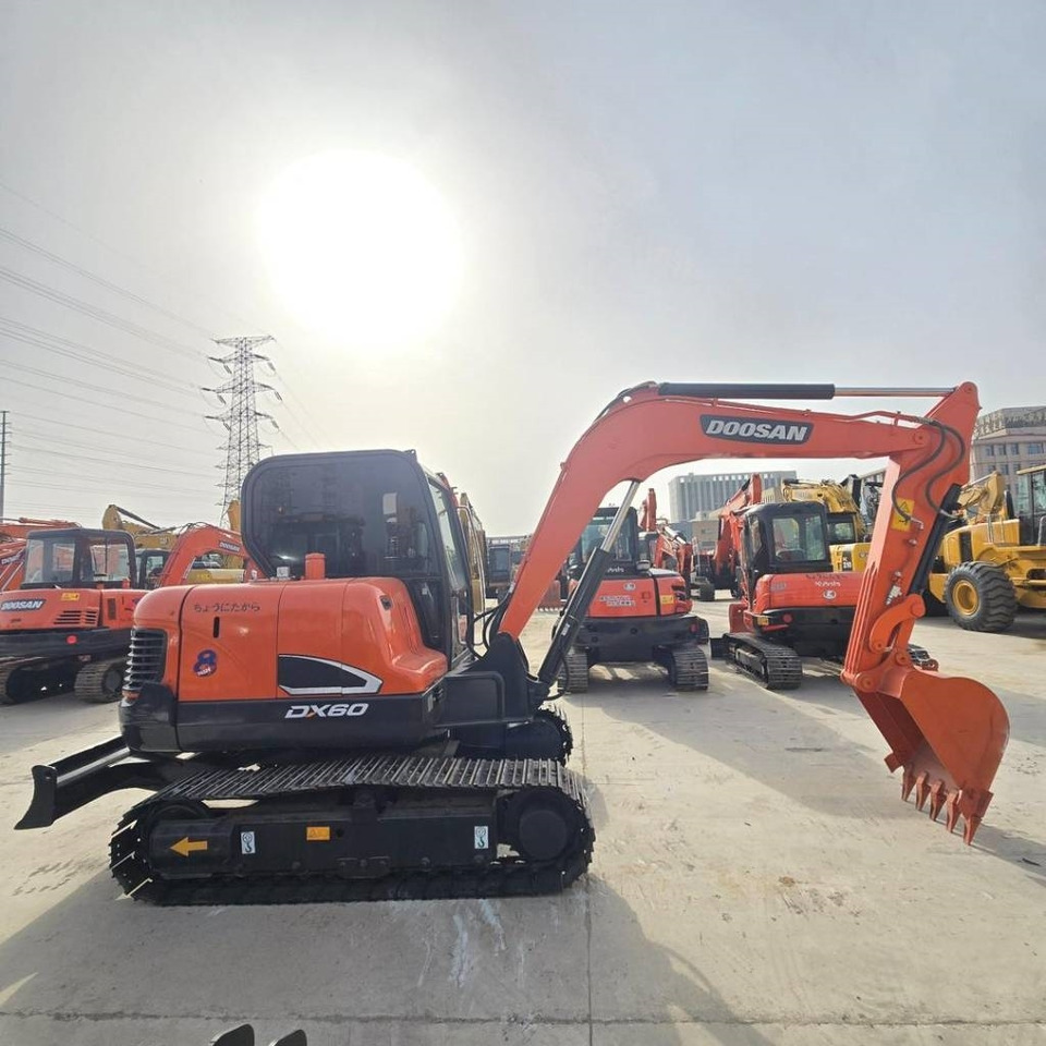 Doosan DX 60-9 C - Мини багер: снимка 1 Doosan DX 60-9 C - Мини багер: снимка 1