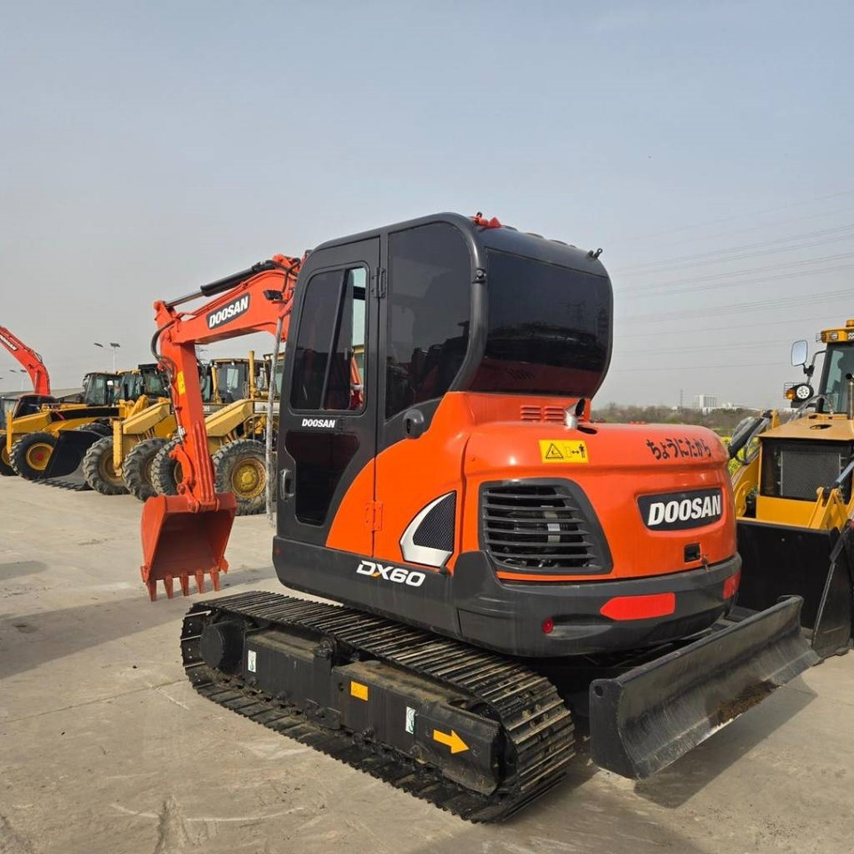 Doosan DX 60-9 C - Мини багер: снимка 2 Doosan DX 60-9 C - Мини багер: снимка 2