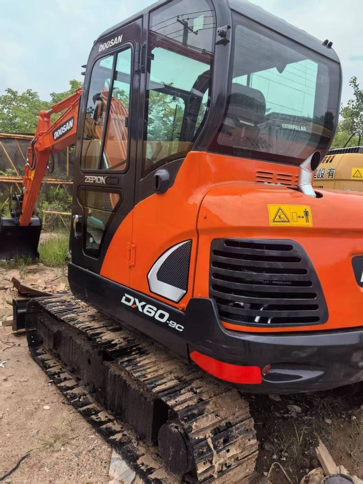 Doosan DX 60 - Верижен багер: снимка 5 Doosan DX 60 - Верижен багер: снимка 5