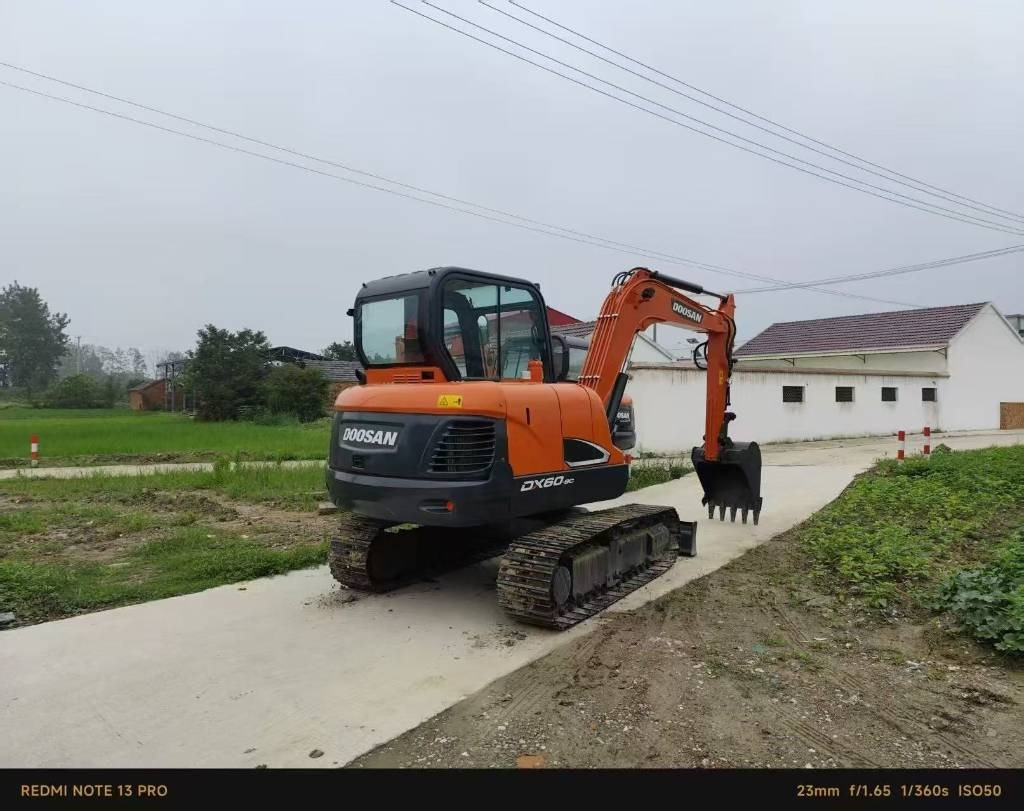 Doosan DX 60 - Мини багер: снимка 1 Doosan DX 60 - Мини багер: снимка 1