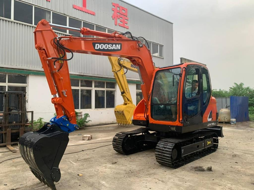 Doosan DX 75-9 C  - Мини багер: снимка 1 Doosan DX 75-9 C  - Мини багер: снимка 1