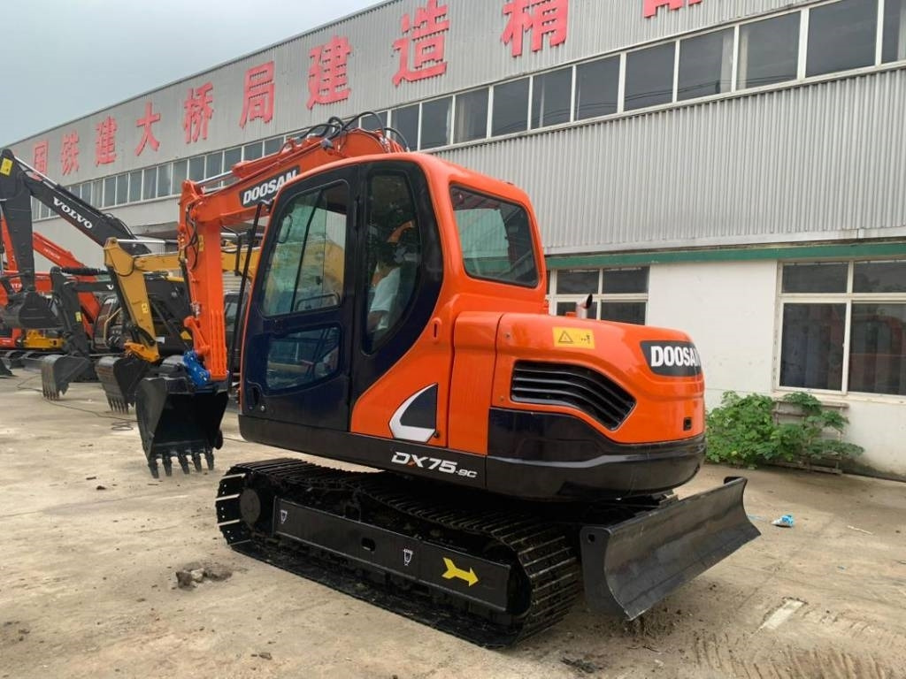 Doosan DX 75-9 C  - Мини багер: снимка 3 Doosan DX 75-9 C  - Мини багер: снимка 3