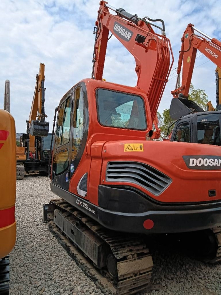 Doosan DX 75 - Верижен багер: снимка 4 Doosan DX 75 - Верижен багер: снимка 4