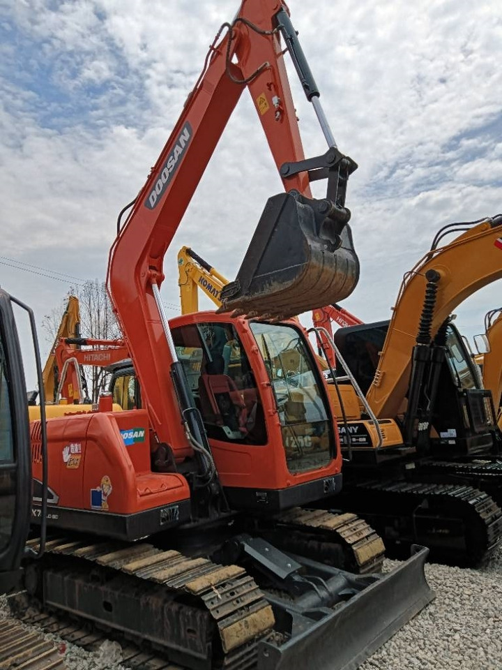 Doosan DX 75 - Верижен багер: снимка 5 Doosan DX 75 - Верижен багер: снимка 5