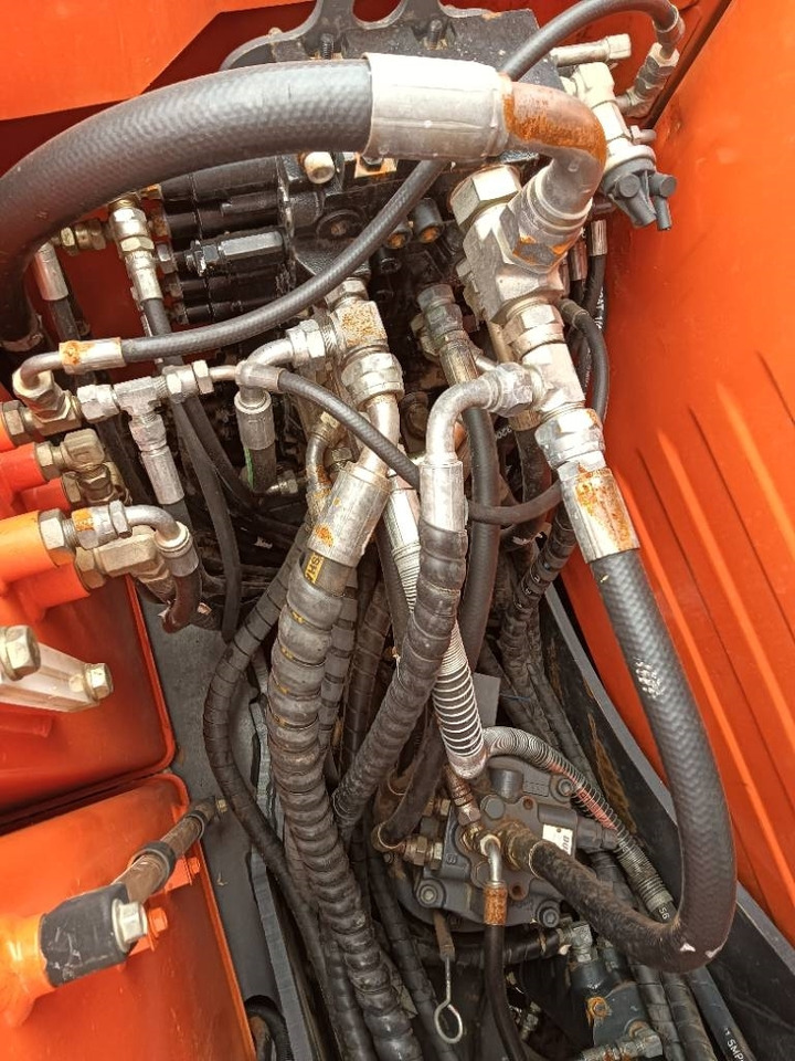 Doosan DX 75 - Верижен багер: снимка 5 Doosan DX 75 - Верижен багер: снимка 5