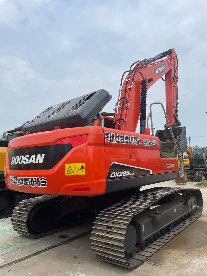 Doosan DX225LCA - Верижен багер: снимка 3 Doosan DX225LCA - Верижен багер: снимка 3