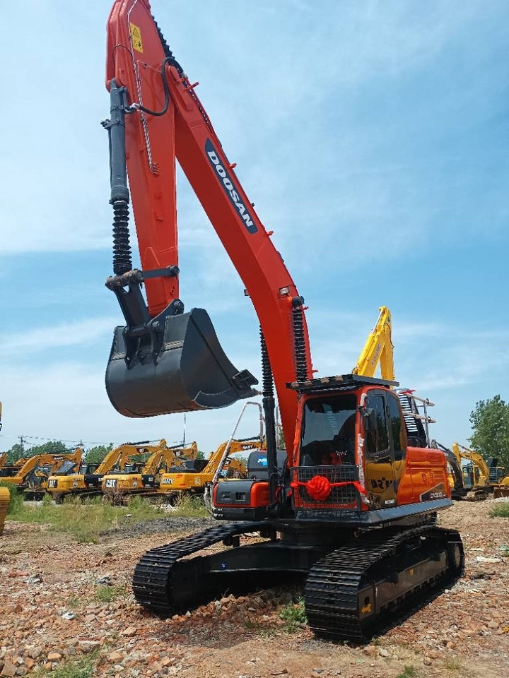 Doosan DX300LC - Верижен багер: снимка 2 Doosan DX300LC - Верижен багер: снимка 2