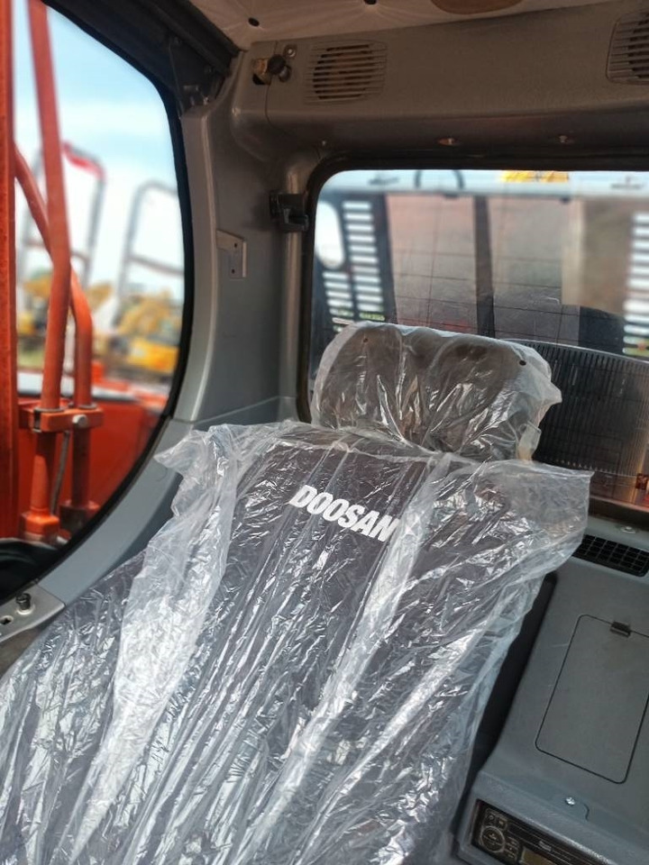 Doosan DX300LC - Верижен багер: снимка 5 Doosan DX300LC - Верижен багер: снимка 5