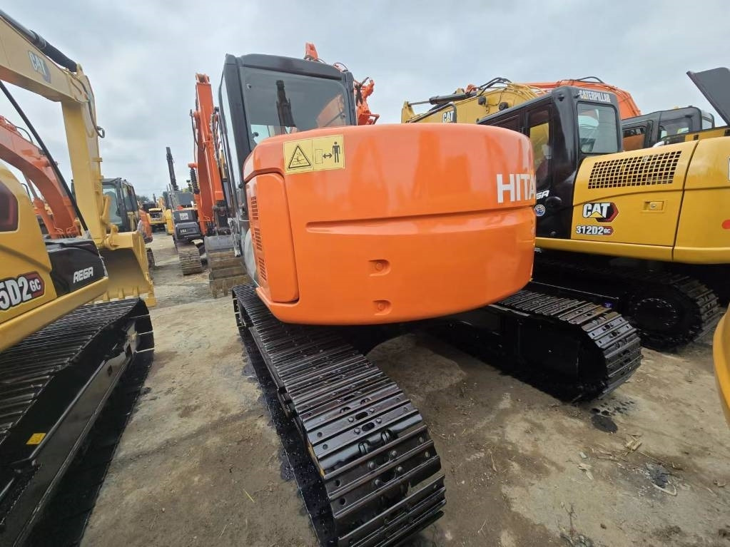 Hitachi ZX 135 US - Верижен багер: снимка 2 Hitachi ZX 135 US - Верижен багер: снимка 2