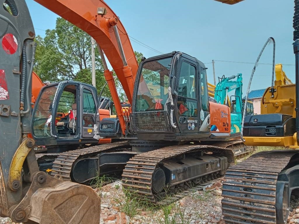 Hitachi ZX 160 - Верижен багер: снимка 3 Hitachi ZX 160 - Верижен багер: снимка 3