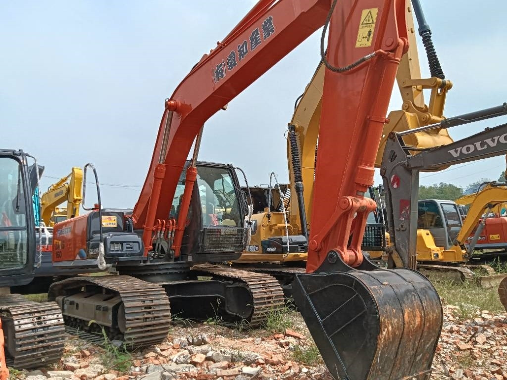Hitachi ZX 160 - Верижен багер: снимка 2 Hitachi ZX 160 - Верижен багер: снимка 2