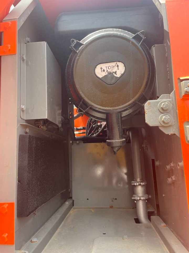 Лизинг на Hitachi ZX 200  Hitachi ZX 200: снимка 8