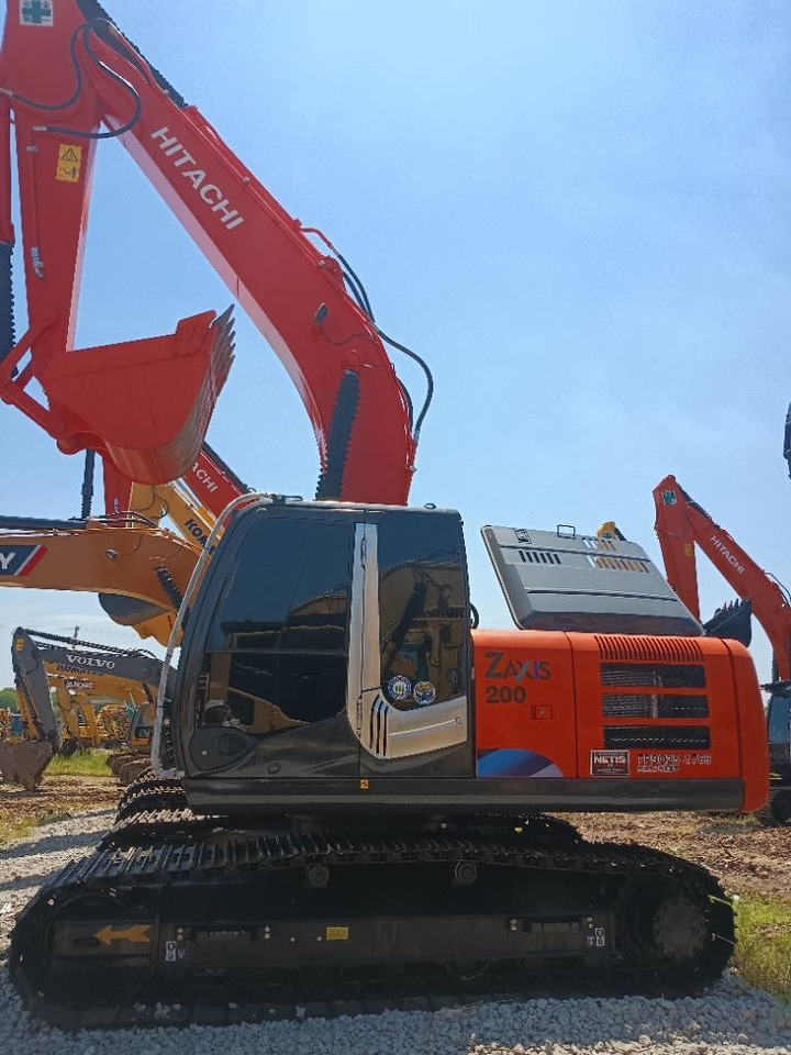 Hitachi ZX 200 - Верижен багер: снимка 5 Hitachi ZX 200 - Верижен багер: снимка 5