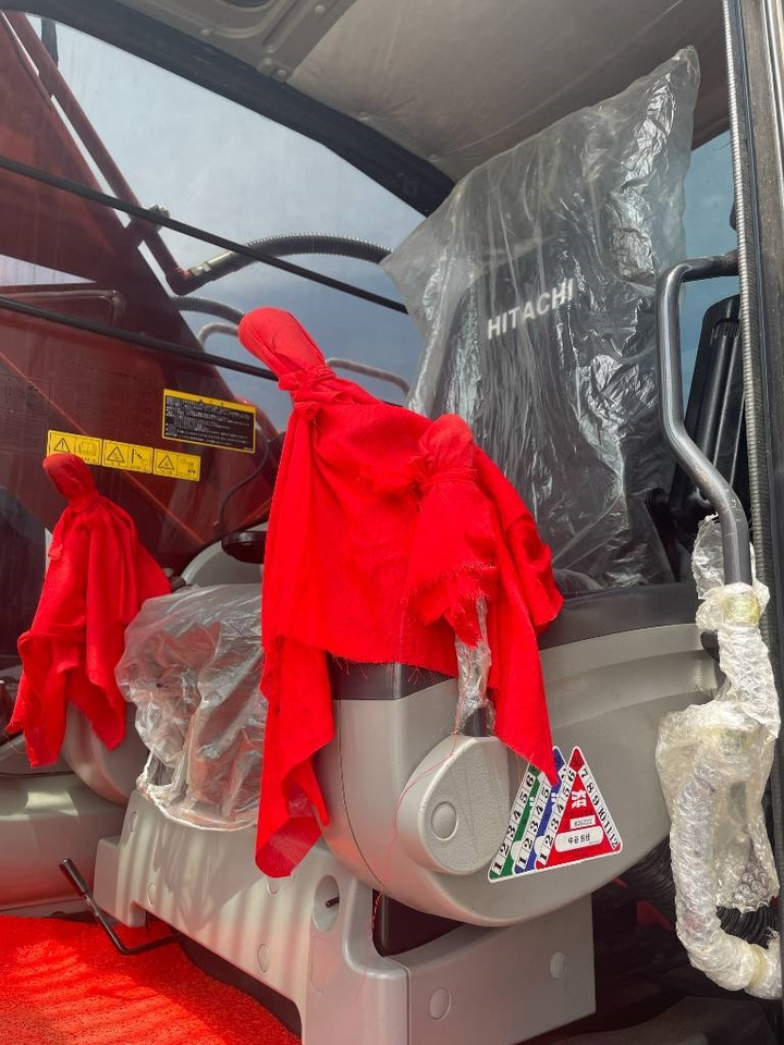 Hitachi ZX 200 - Верижен багер: снимка 5 Hitachi ZX 200 - Верижен багер: снимка 5