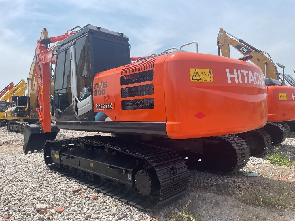 Hitachi ZX 200 - Верижен багер: снимка 1 Hitachi ZX 200 - Верижен багер: снимка 1