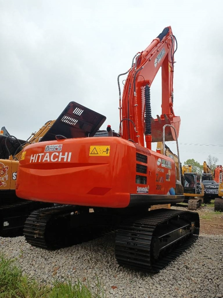 Hitachi ZX 200 - Верижен багер: снимка 4 Hitachi ZX 200 - Верижен багер: снимка 4