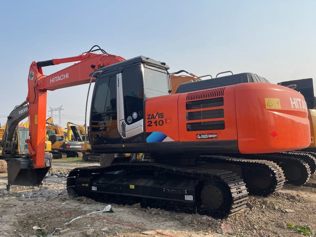 Hitachi ZX 210 - Верижен багер: снимка 1 Hitachi ZX 210 - Верижен багер: снимка 1