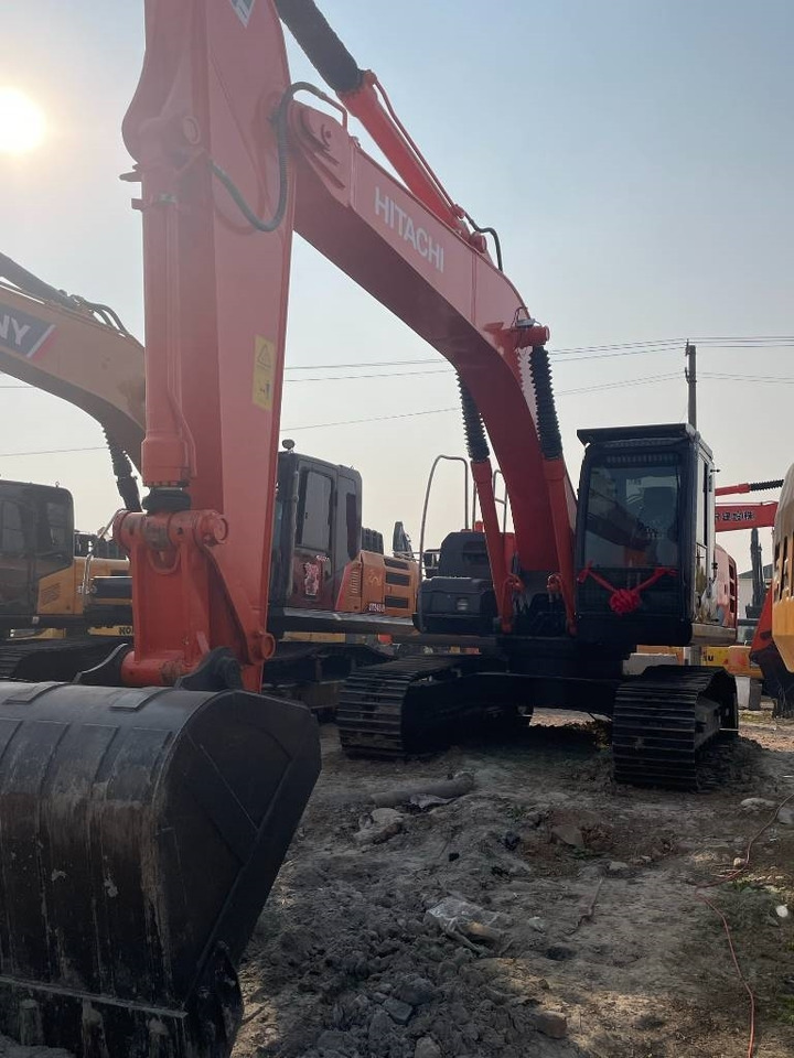 Hitachi ZX 210 - Верижен багер: снимка 4 Hitachi ZX 210 - Верижен багер: снимка 4