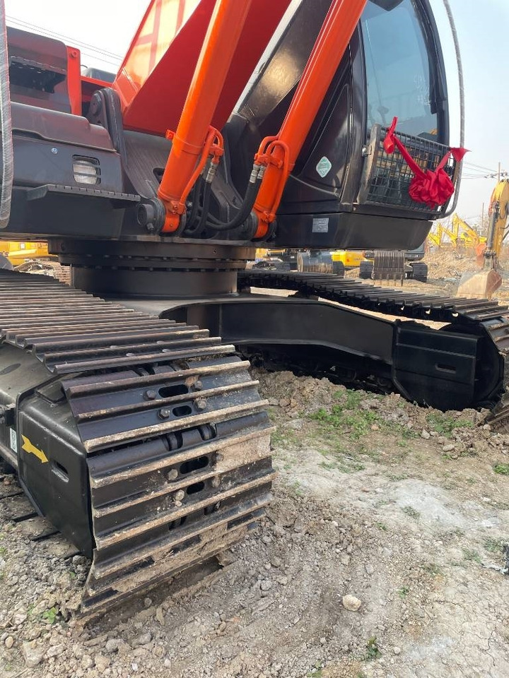 Hitachi ZX 210 - Верижен багер: снимка 5 Hitachi ZX 210 - Верижен багер: снимка 5